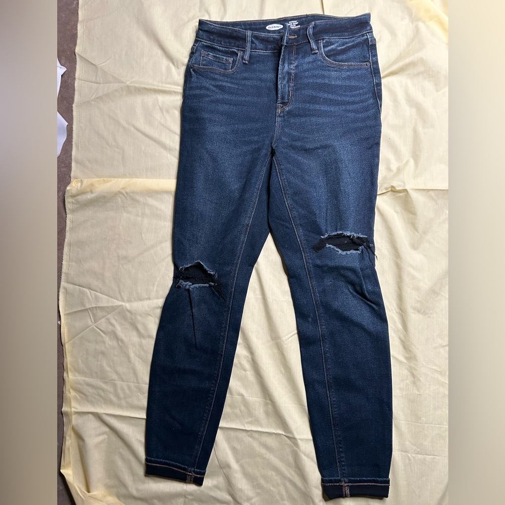 Women’s size 4 old navy jeans
